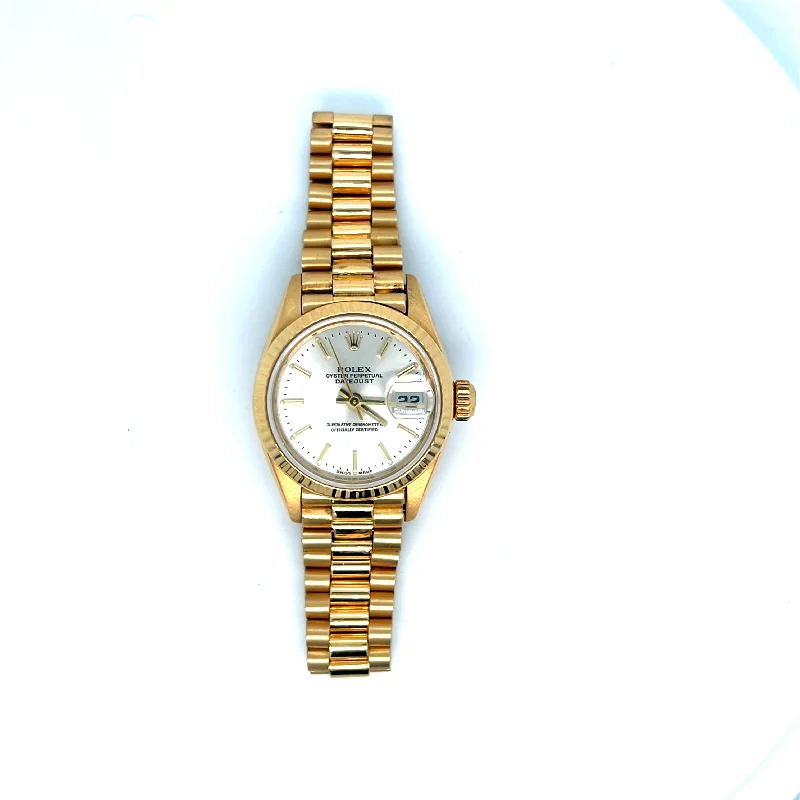 Watches with a stylish look   1999 18kt Gold Rolex Datejust Ref 69178 26mm
