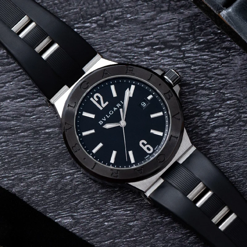 watches with custom engravings for gifts   Bvlgari Diagono DG 42